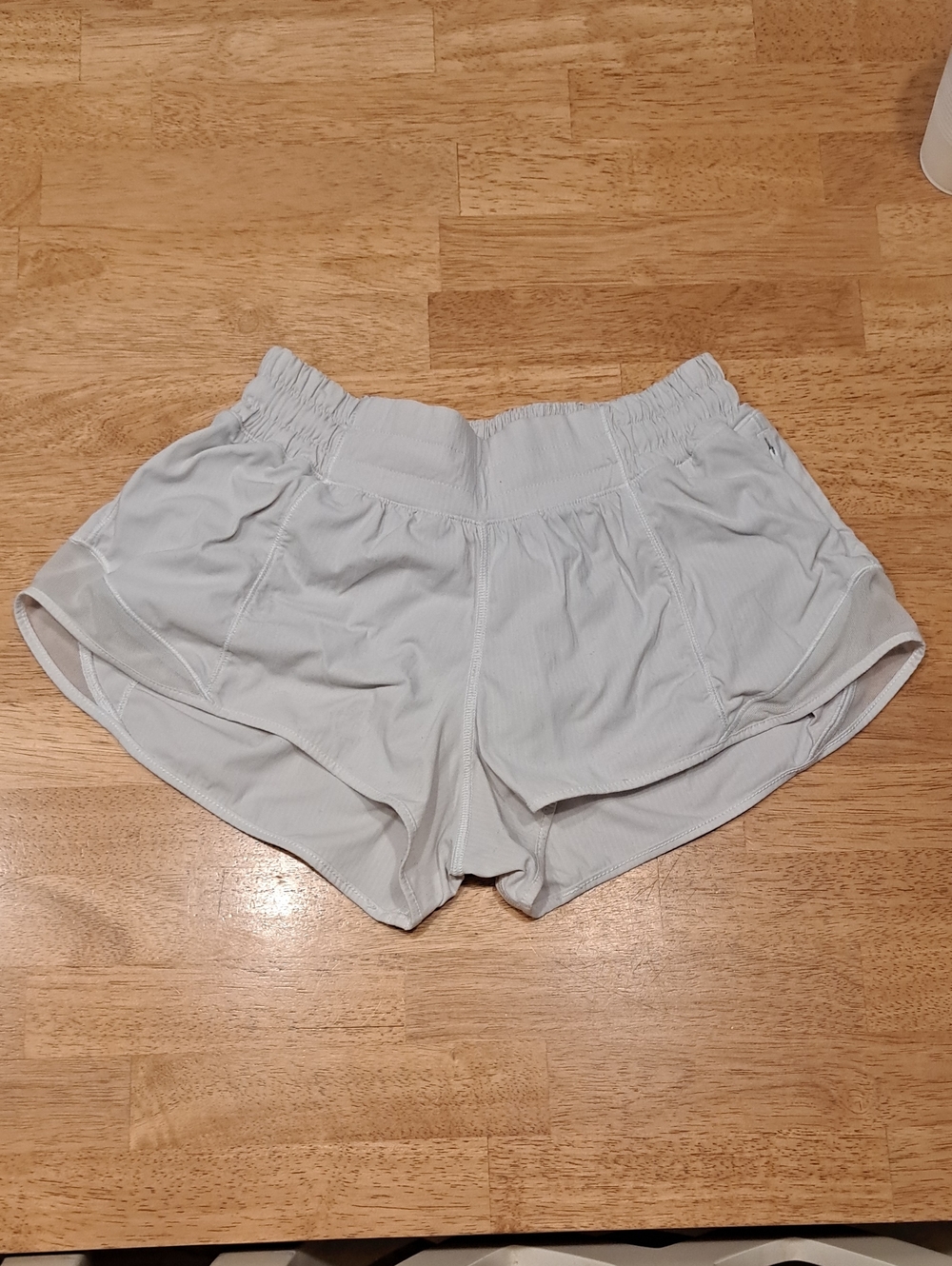 White Lululemon Hotty Hot Size 4 With 2 inch inseam, Gently Used